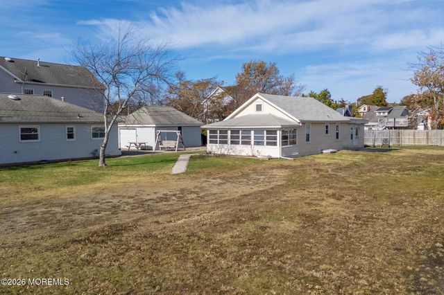 711 Riverside Drive, Toms River, NJ 08753