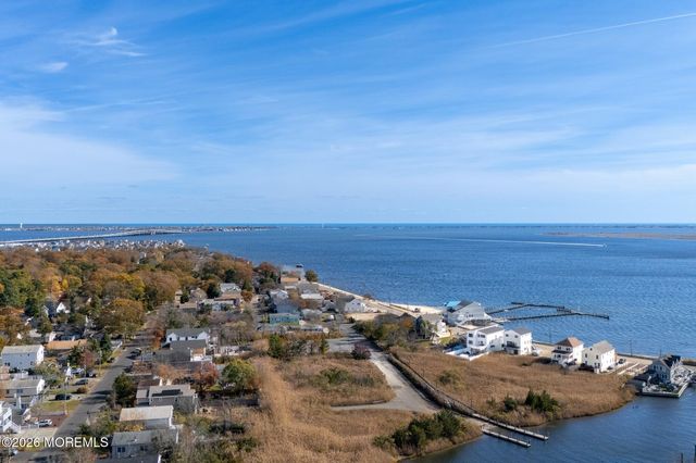 711 Riverside Drive, Toms River, NJ 08753