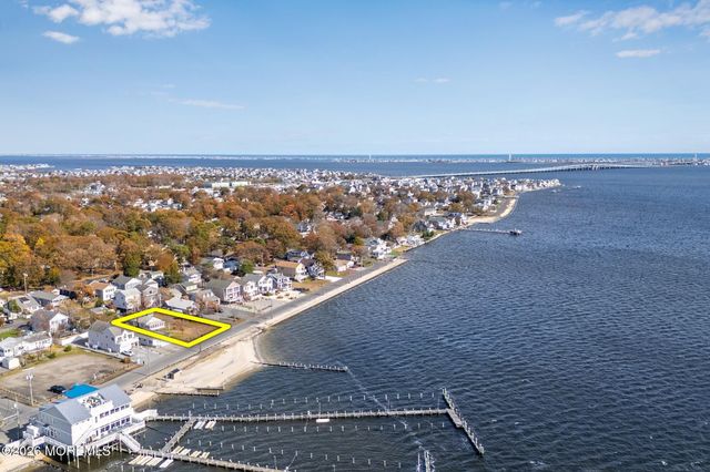 711 Riverside Drive, Toms River, NJ 08753