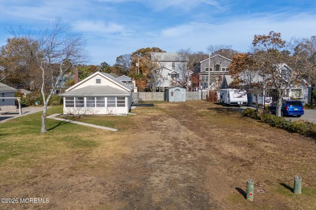 711 Riverside Drive, Toms River, NJ 08753