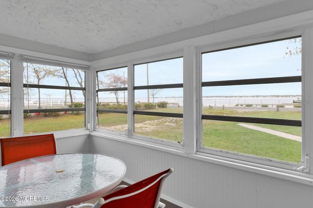 711 Riverside Drive, Toms River, NJ 08753
