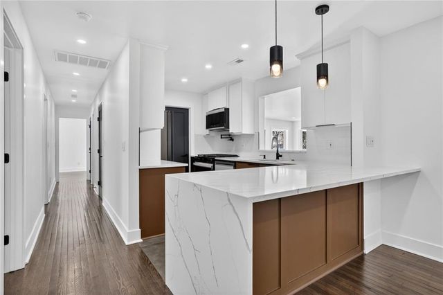 8226 Hadley Street, Overland Park, KS 66204