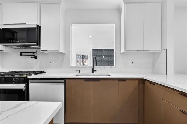 8226 Hadley Street, Overland Park, KS 66204