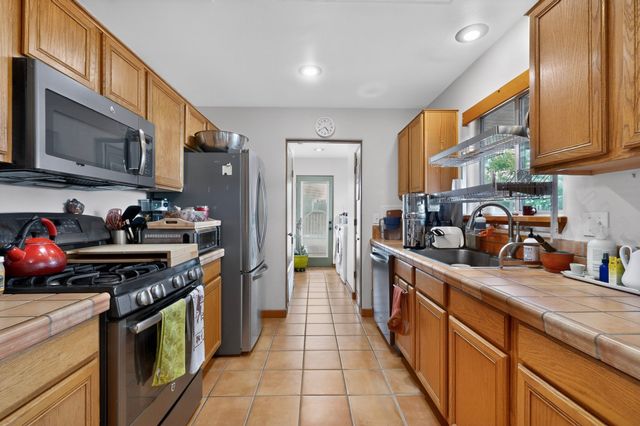7 Lauro Road, Santa Fe, NM 87508