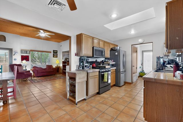 7 Lauro Road, Santa Fe, NM 87508