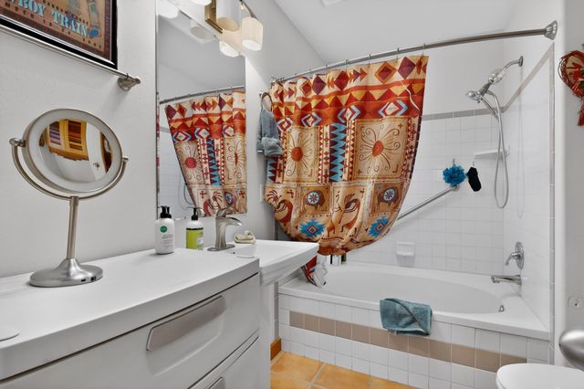 7 Lauro Road, Santa Fe, NM 87508