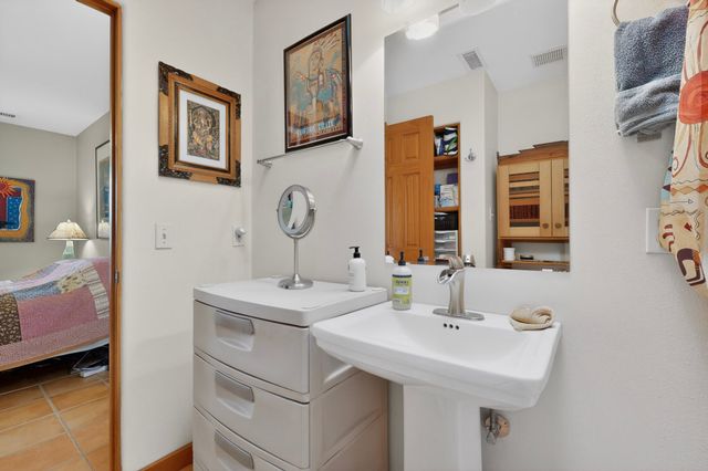 7 Lauro Road, Santa Fe, NM 87508
