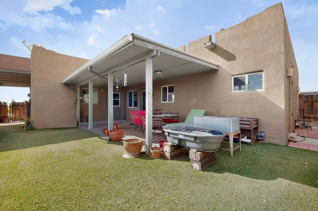 7 Lauro Road, Santa Fe, NM 87508