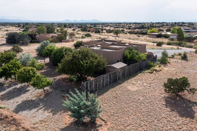 7 Lauro Road, Santa Fe, NM 87508