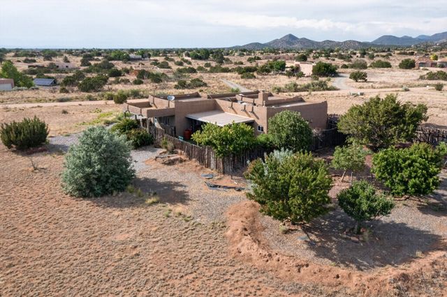 7 Lauro Road, Santa Fe, NM 87508