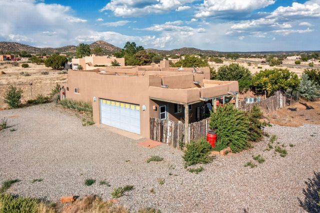 7 Lauro Road, Santa Fe, NM 87508