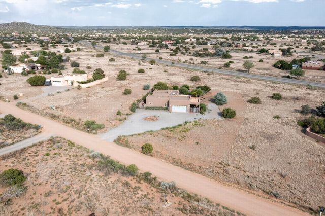 7 Lauro Road, Santa Fe, NM 87508