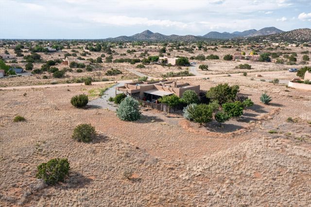 7 Lauro Road, Santa Fe, NM 87508