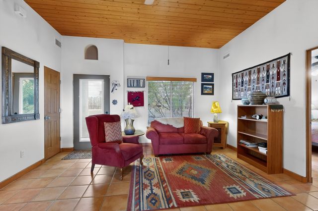 7 Lauro Road, Santa Fe, NM 87508