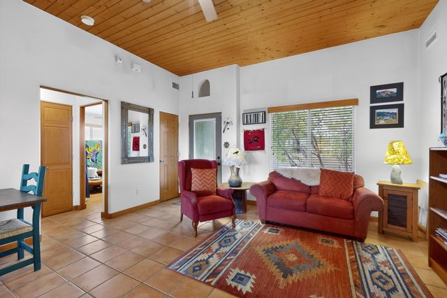 7 Lauro Road, Santa Fe, NM 87508