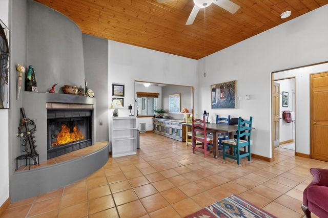7 Lauro Road, Santa Fe, NM 87508
