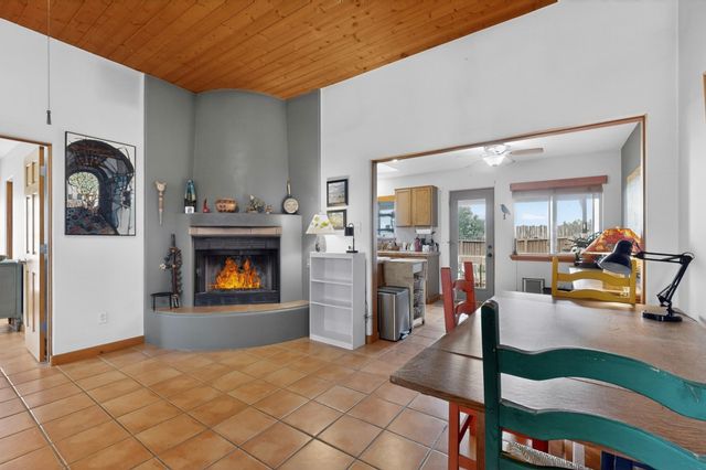 7 Lauro Road, Santa Fe, NM 87508