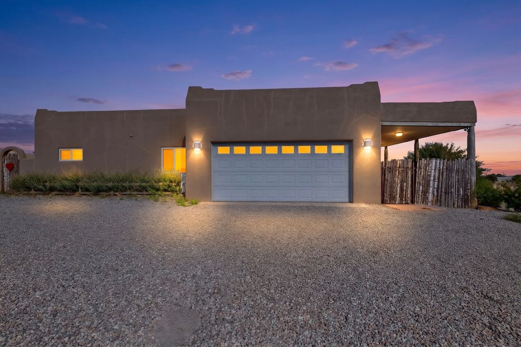 7 Lauro Road, Santa Fe, NM 87508
