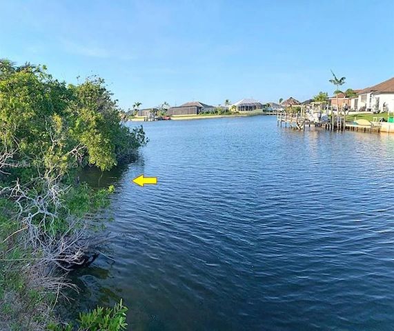 1253 NW 39th Avenue, Cape Coral, FL 33993