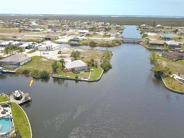 1253 NW 39th Avenue, Cape Coral, FL 33993