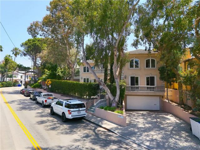 3210 N Ardmore, Manhattan Beach, CA 90266