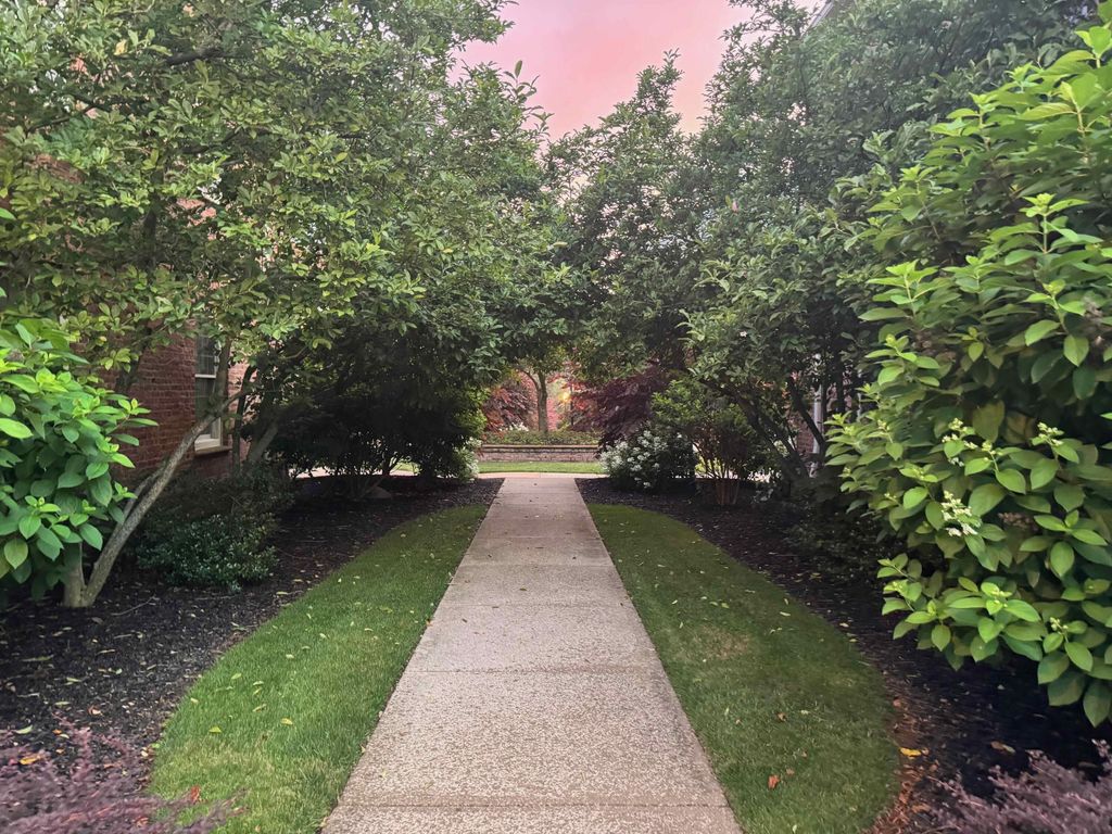 90 Northwoods Boulevard, B, Columbus, OH 43235