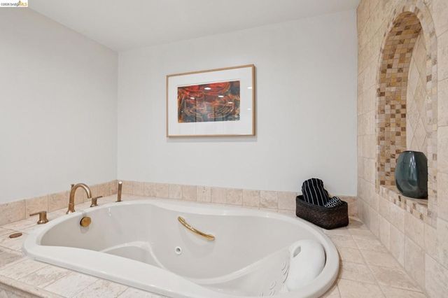 4133 Norton Ave, Oakland, CA 94602