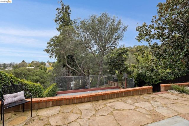 4133 Norton Ave, Oakland, CA 94602