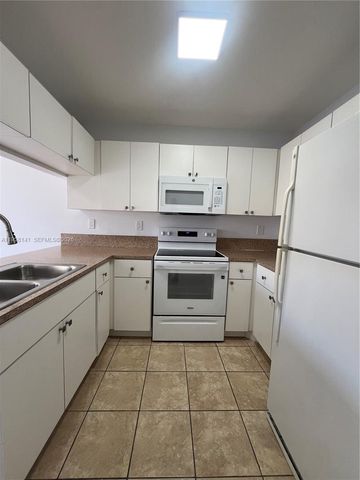 9720 SW 184th St 210, Cutler Bay, FL 33157