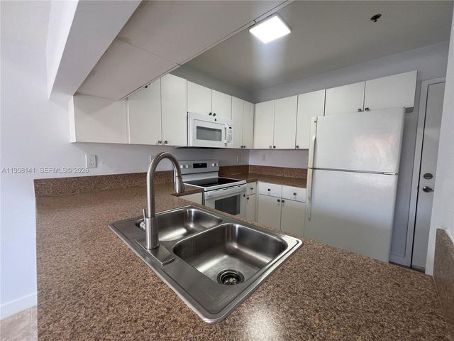 9720 SW 184th St 210, Cutler Bay, FL 33157