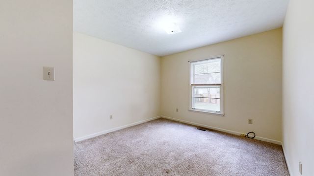 1819 Battleground Dr, Murfreesboro, TN 37129