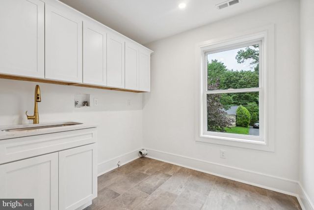 38 BIRCHALL DR, Haddonfield, NJ 08033