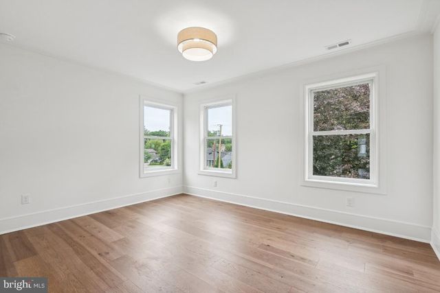 38 BIRCHALL DR, Haddonfield, NJ 08033