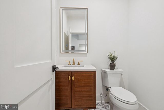 38 BIRCHALL DR, Haddonfield, NJ 08033