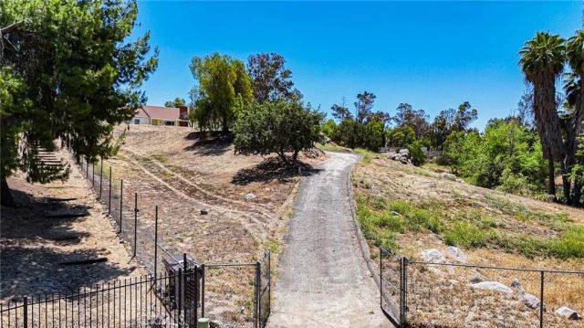 18570 Halter Lane, Riverside, CA 92504