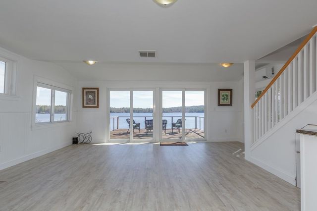 2 Charlie Lane, Deerfield, NH 03037