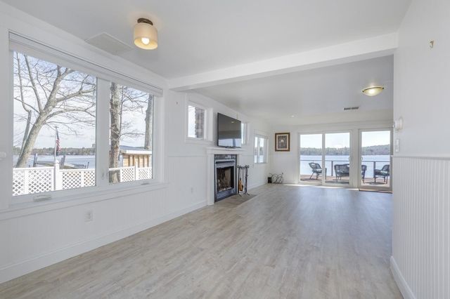 2 Charlie Lane, Deerfield, NH 03037