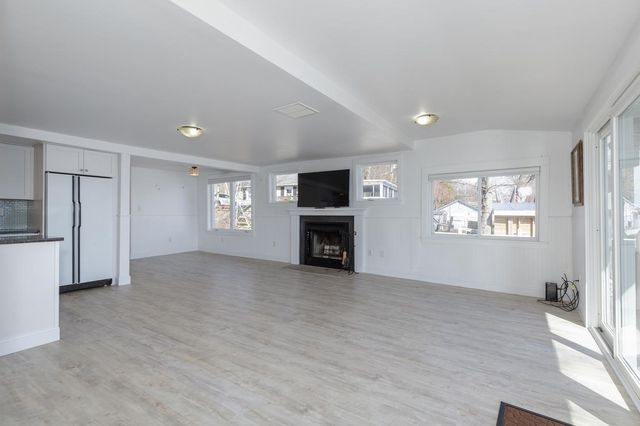 2 Charlie Lane, Deerfield, NH 03037
