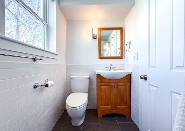 2 Charlie Lane, Deerfield, NH 03037