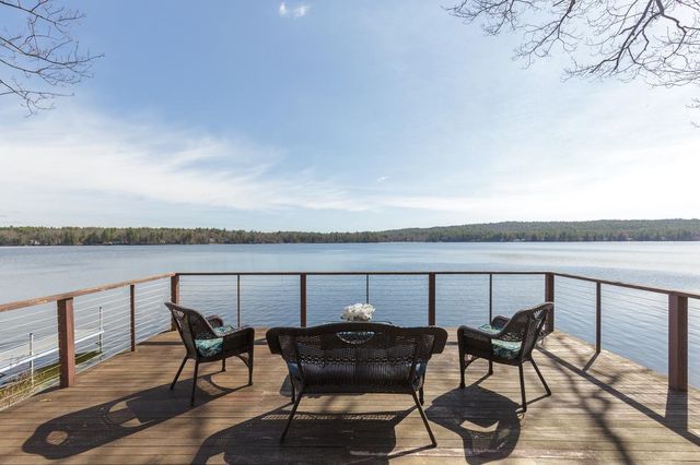 2 Charlie Lane, Deerfield, NH 03037