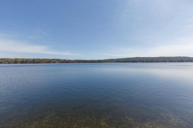 2 Charlie Lane, Deerfield, NH 03037