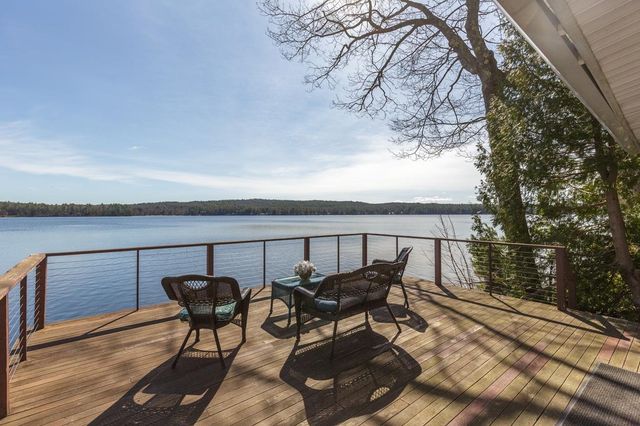 2 Charlie Lane, Deerfield, NH 03037