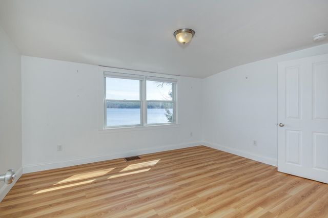 2 Charlie Lane, Deerfield, NH 03037