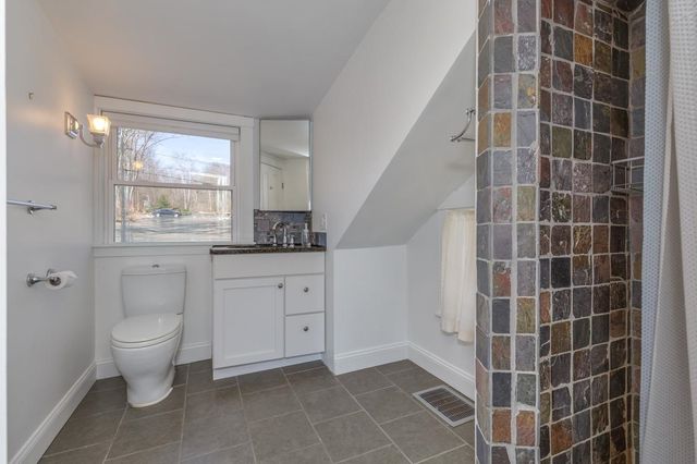 2 Charlie Lane, Deerfield, NH 03037