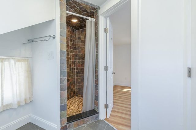 2 Charlie Lane, Deerfield, NH 03037