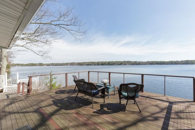 2 Charlie Lane, Deerfield, NH 03037