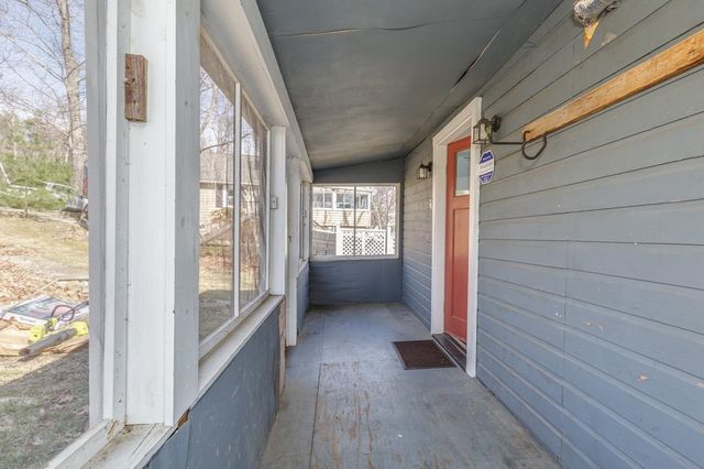 2 Charlie Lane, Deerfield, NH 03037