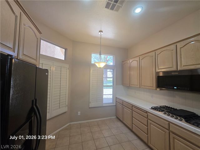 9225 Pitching Wedge Drive, Las Vegas, NV 89134