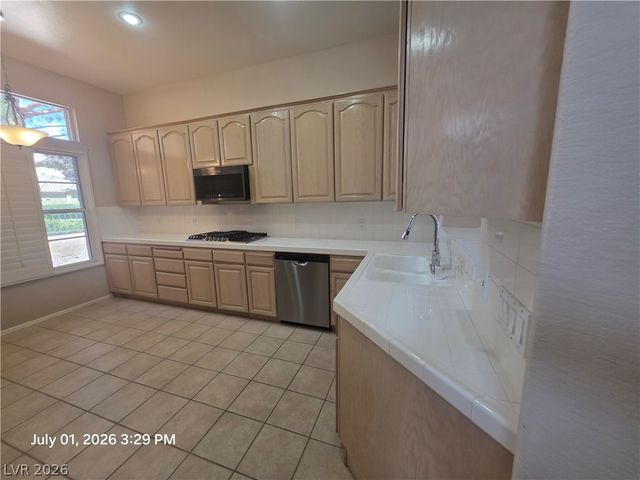 9225 Pitching Wedge Drive, Las Vegas, NV 89134