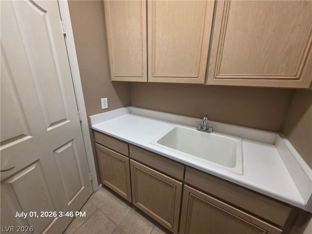 9225 Pitching Wedge Drive, Las Vegas, NV 89134